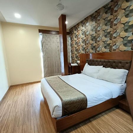 Hotel A Suites Mumbai Exteriör bild