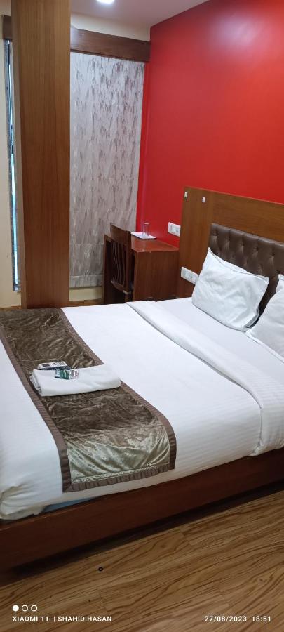 Hotel A Suites Mumbai Exteriör bild